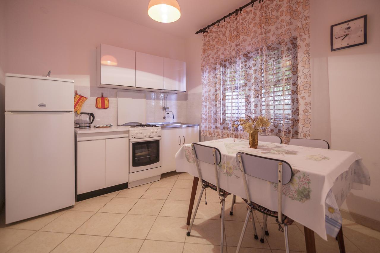 Apartmani Jordana Komiža 外观 照片