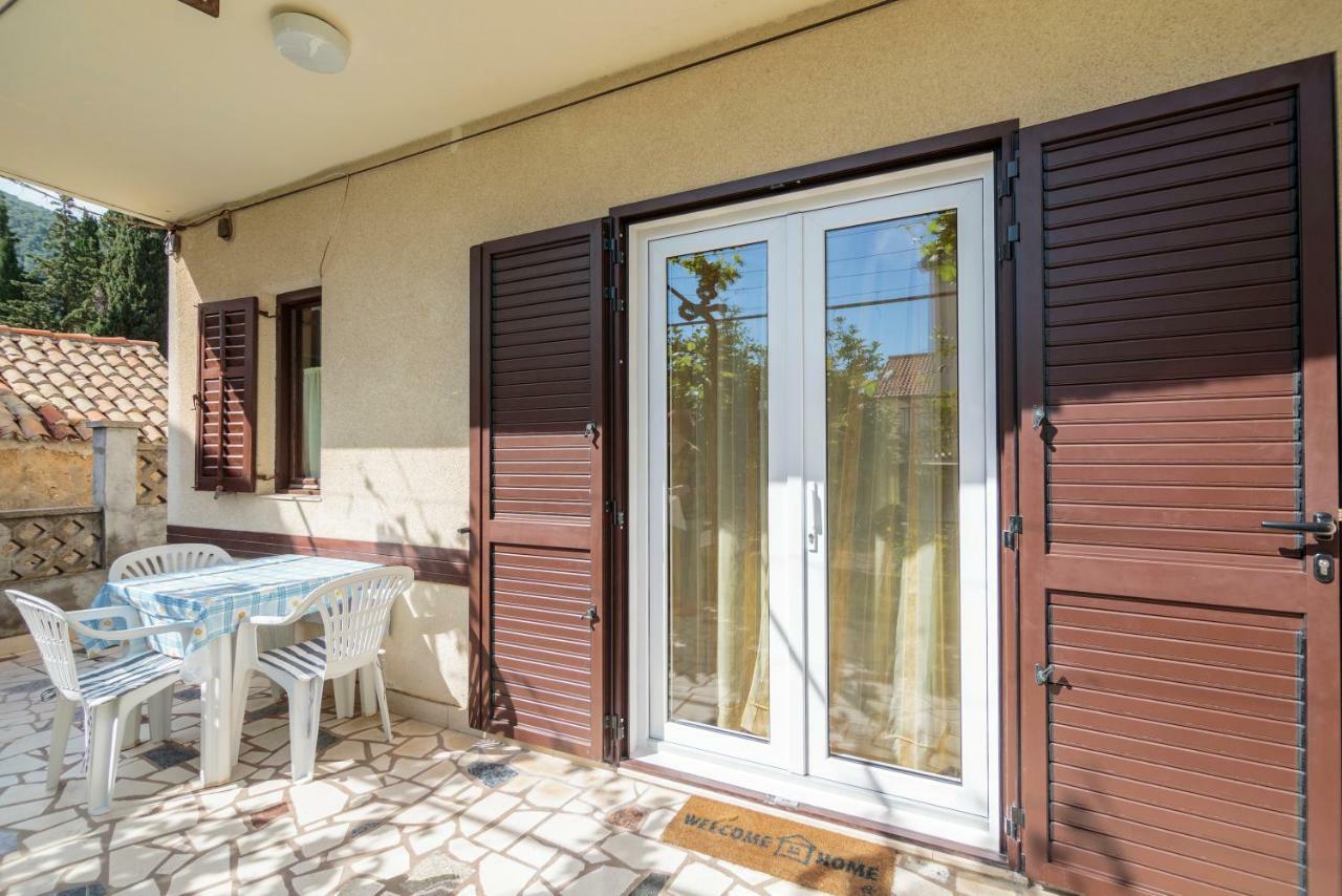 Apartmani Jordana Komiža 外观 照片