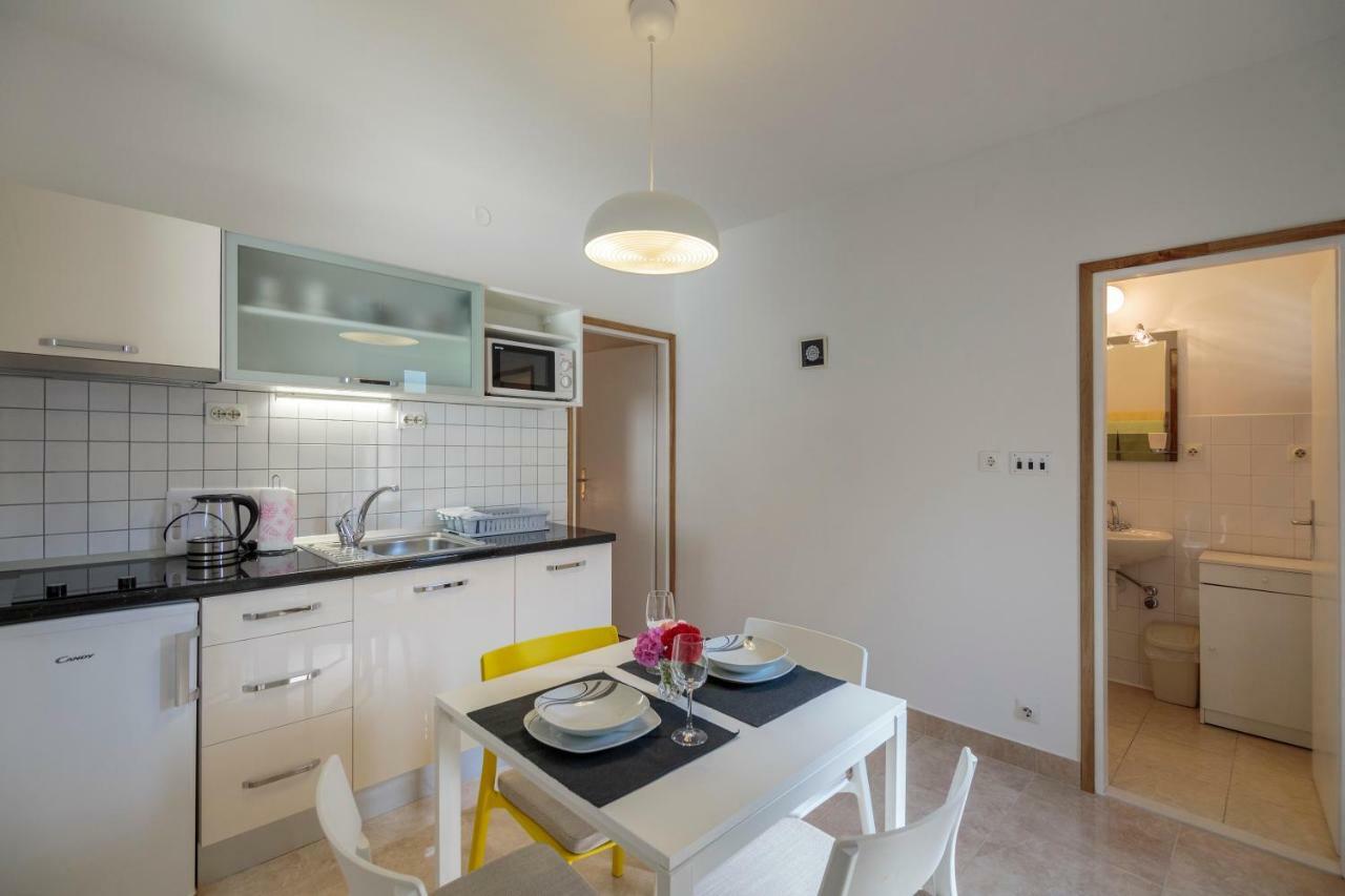 Apartmani Jordana Komiža 外观 照片