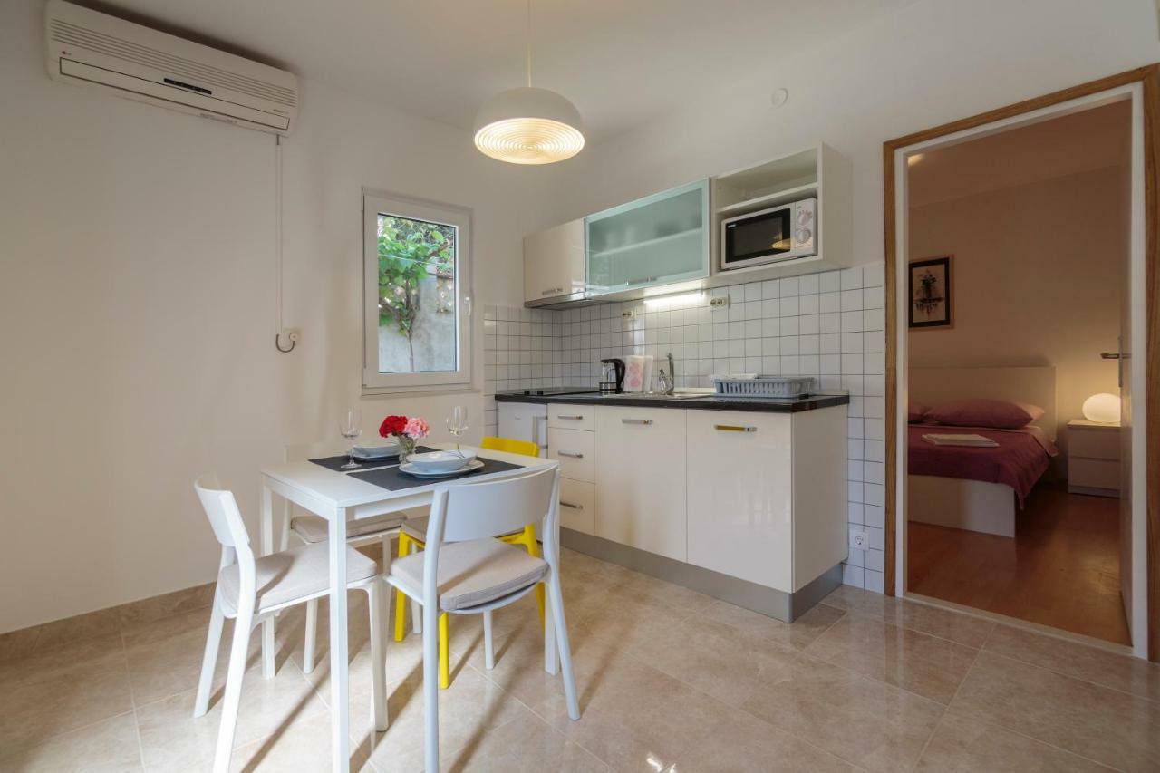 Apartmani Jordana Komiža 外观 照片