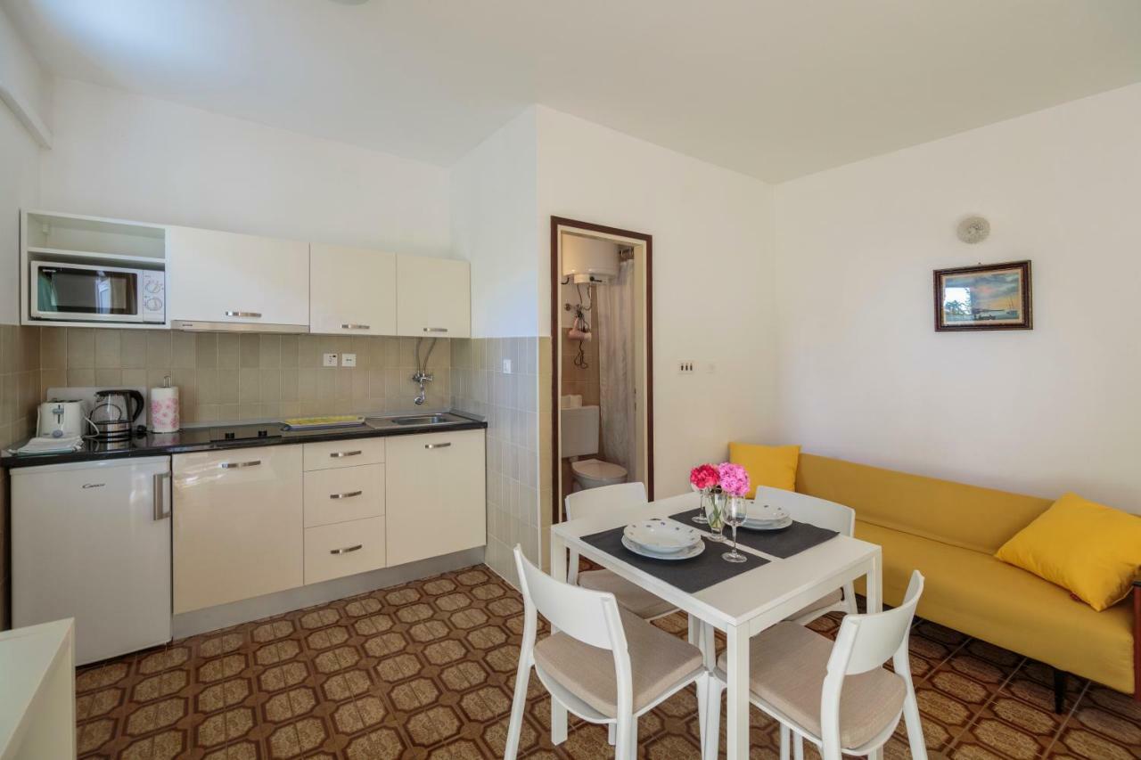Apartmani Jordana Komiža 外观 照片