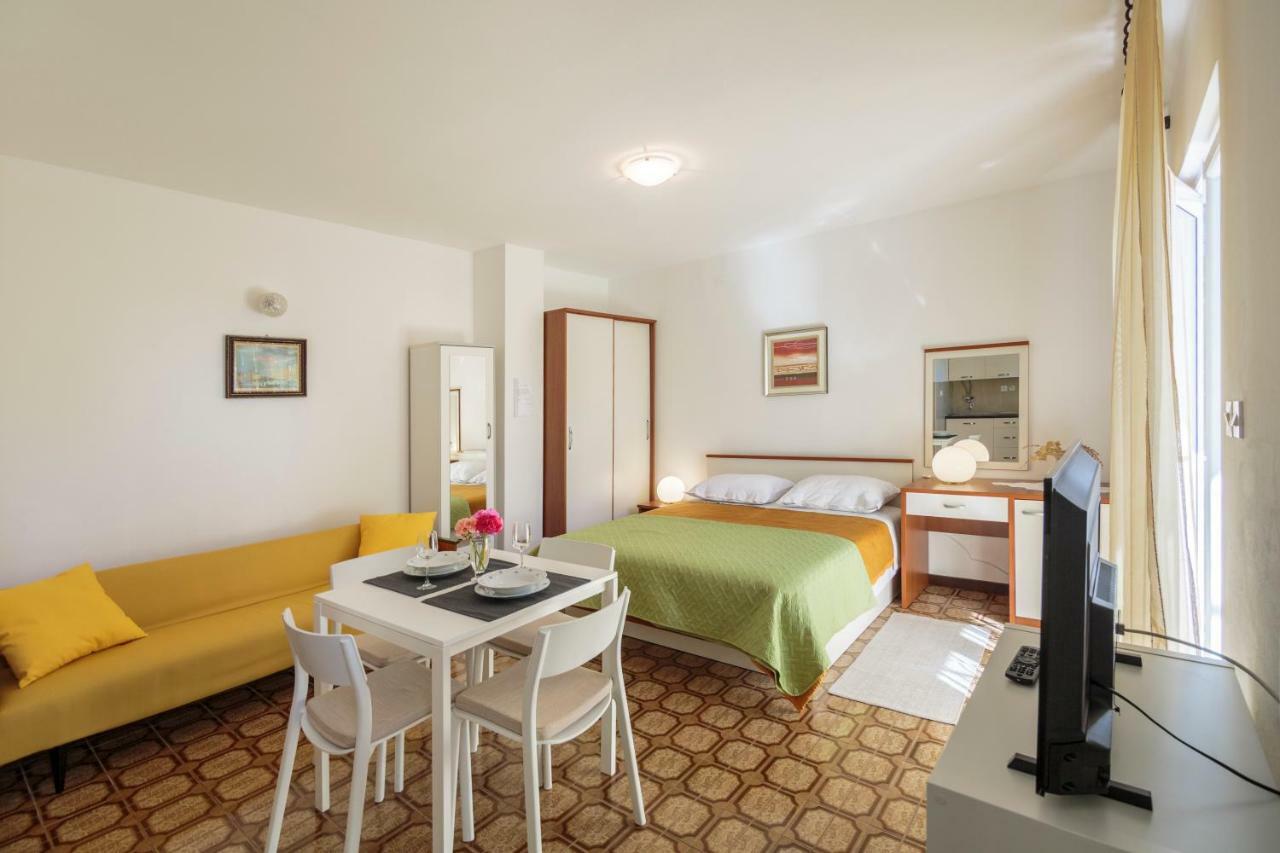 Apartmani Jordana Komiža 外观 照片
